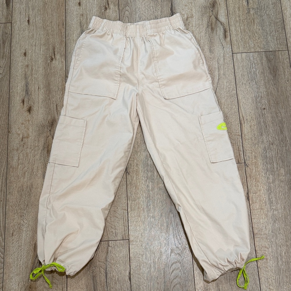 NIKE Cargo Relaxed Ankle Pants